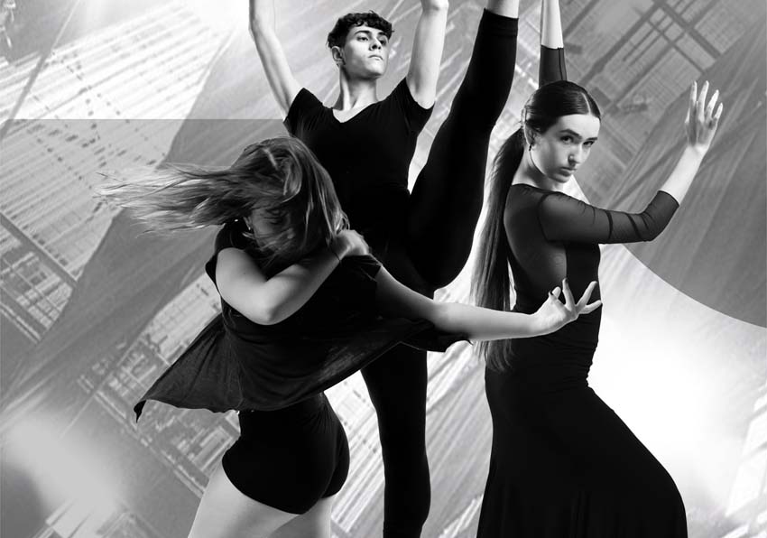 Dos bailarinas y un bailarín actuando